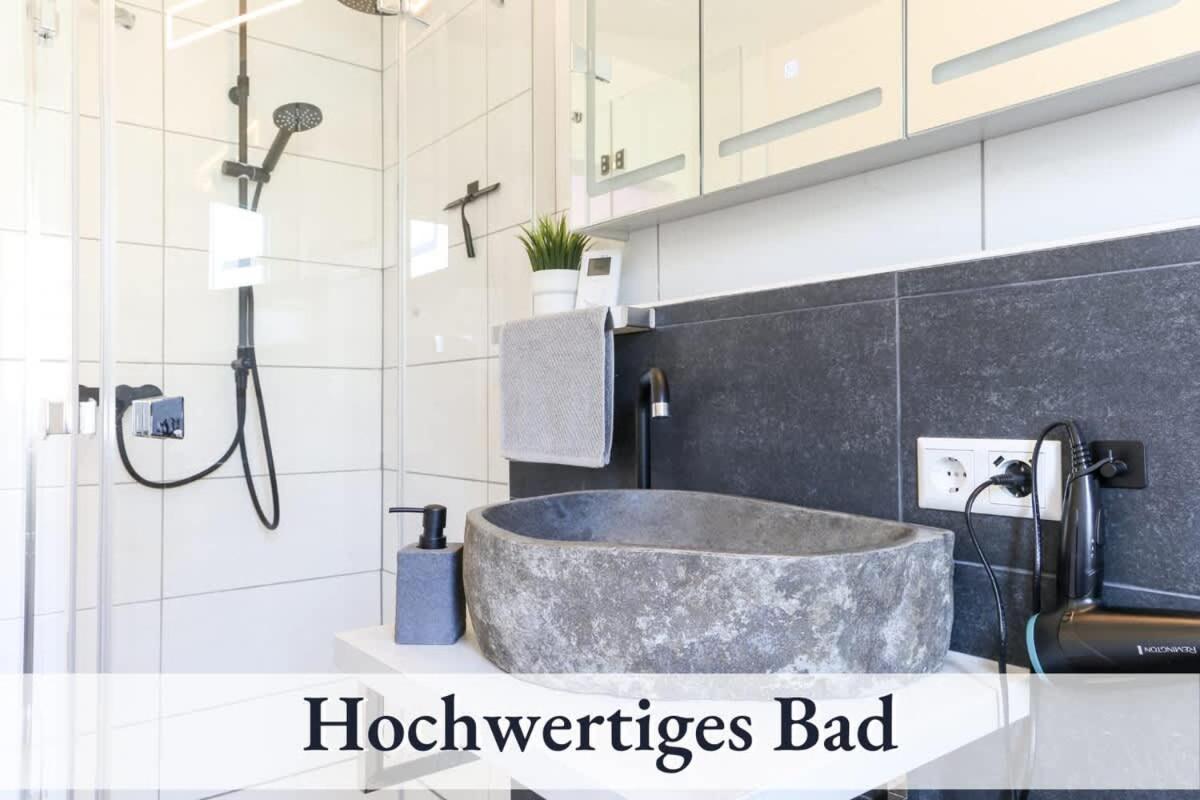 Relax-apartment Biberach: Smart Comfort With Massage Chair & Theater Apartment Biberach an der Riss